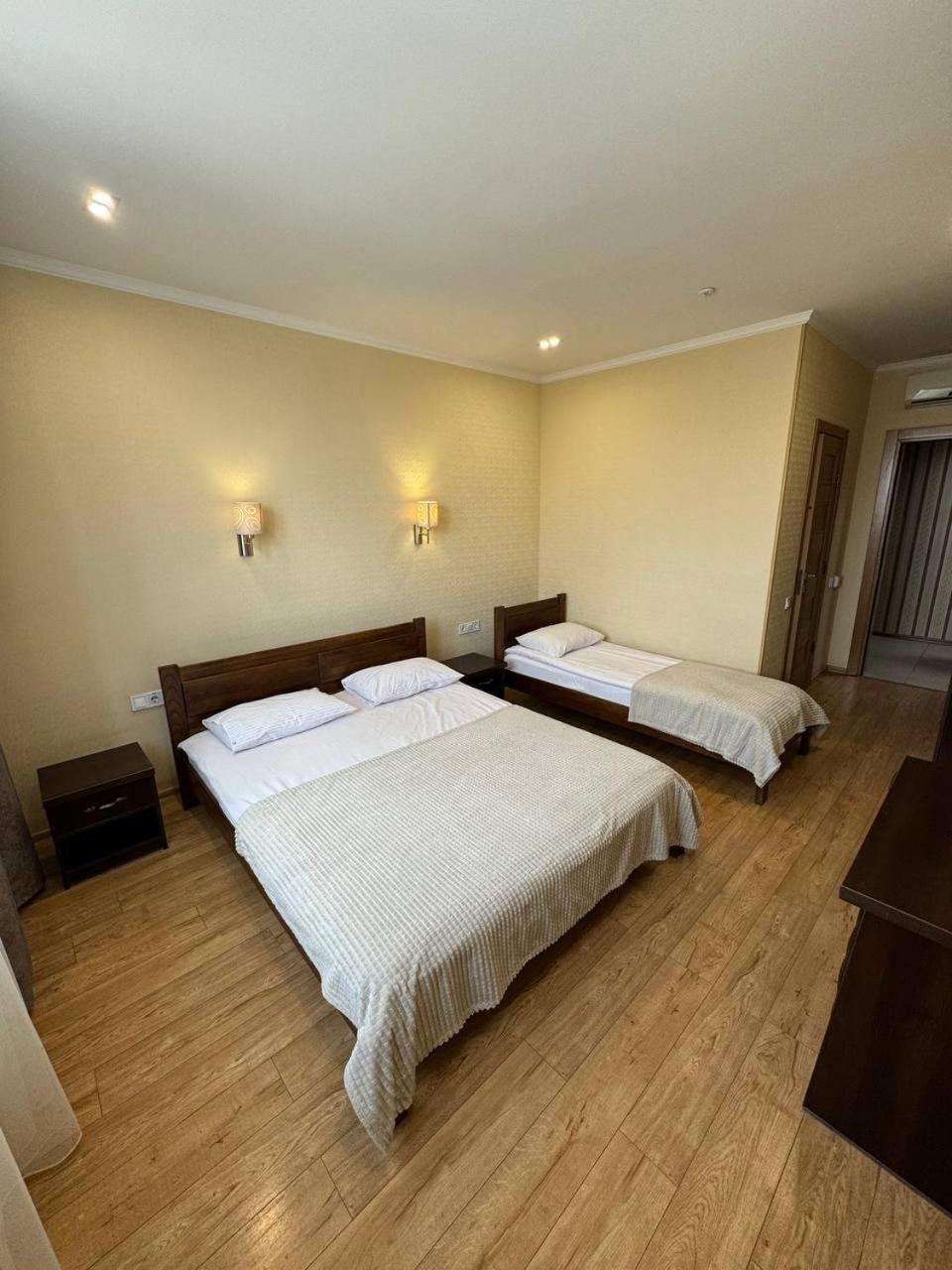 Passage Hotel Ternopil Ngoại thất bức ảnh