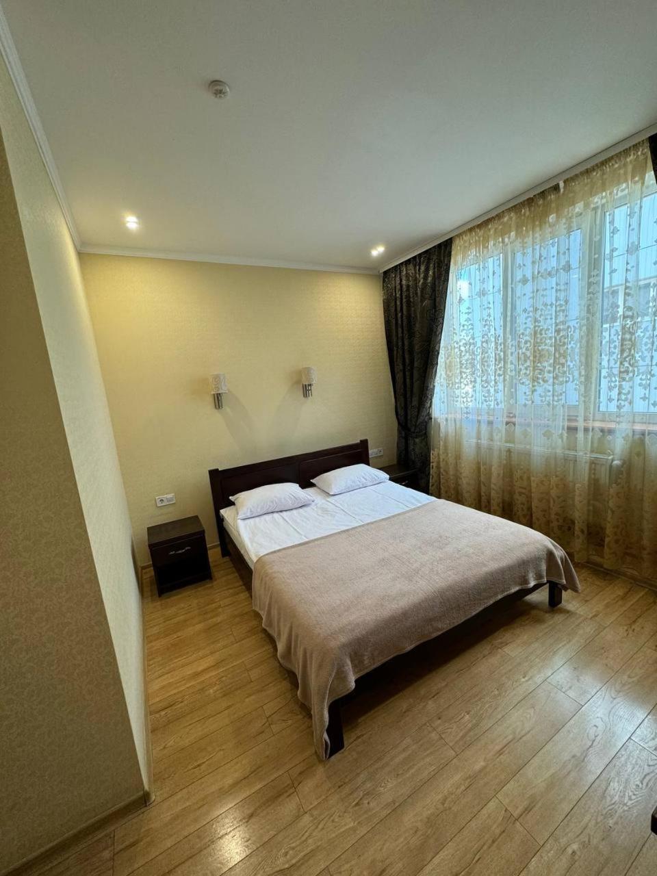 Passage Hotel Ternopil Ngoại thất bức ảnh