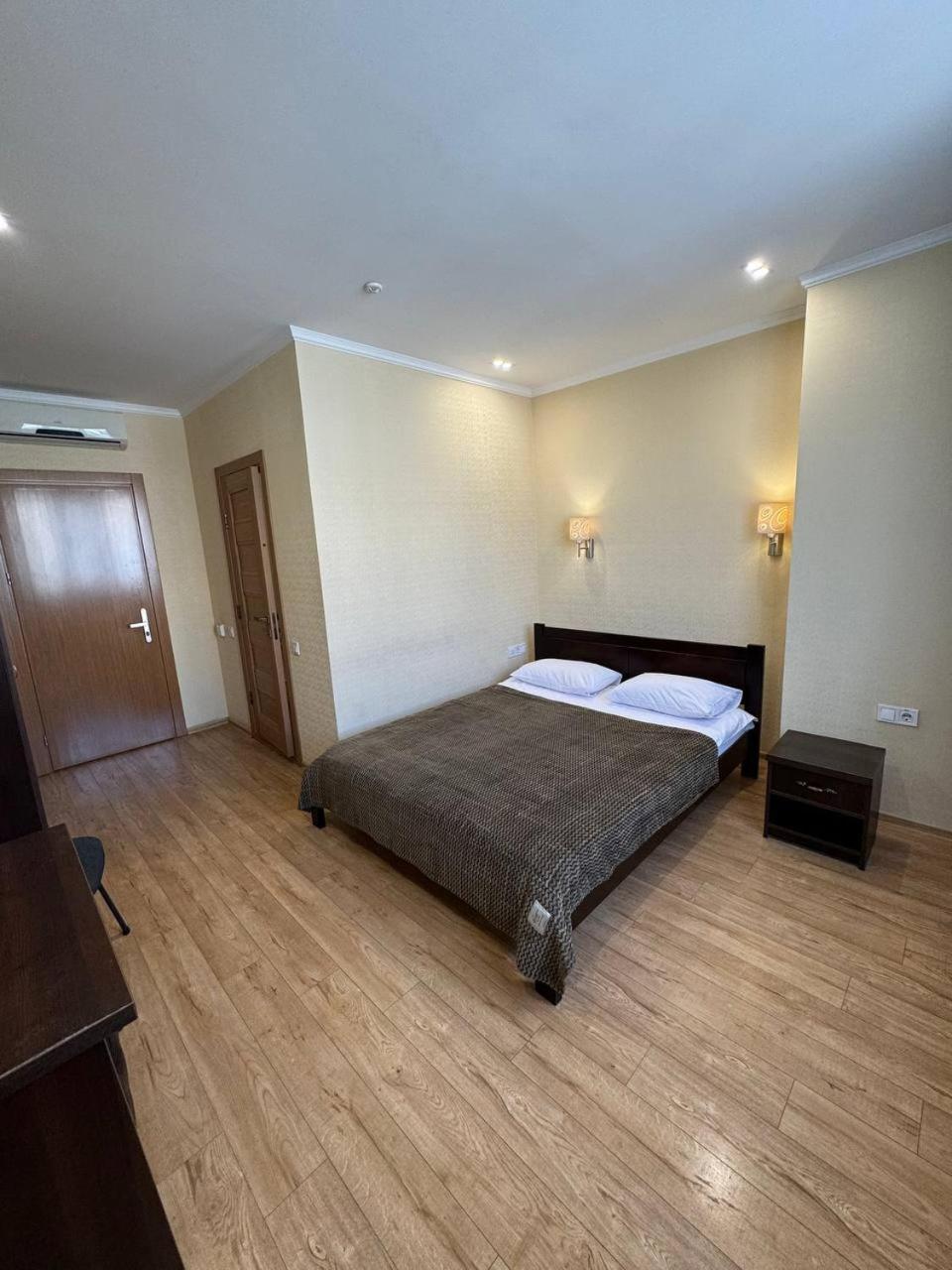 Passage Hotel Ternopil Ngoại thất bức ảnh