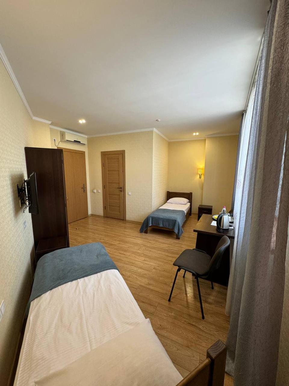Passage Hotel Ternopil Ngoại thất bức ảnh
